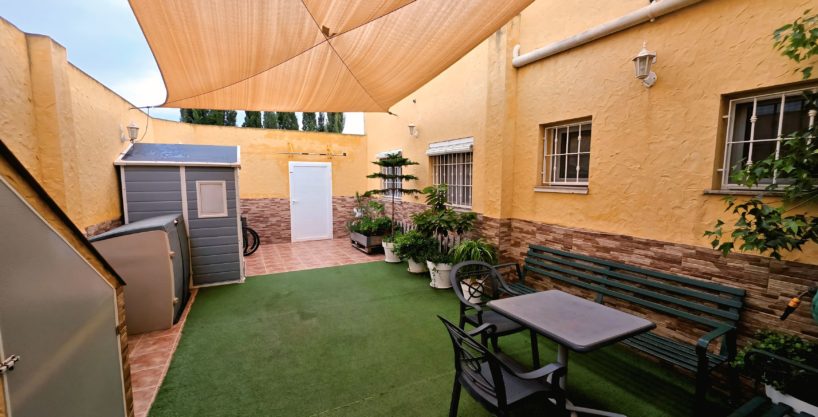 Planta Baja Reformada en Los Beatos con 200 m² de Parcela, Patio y Chimenea