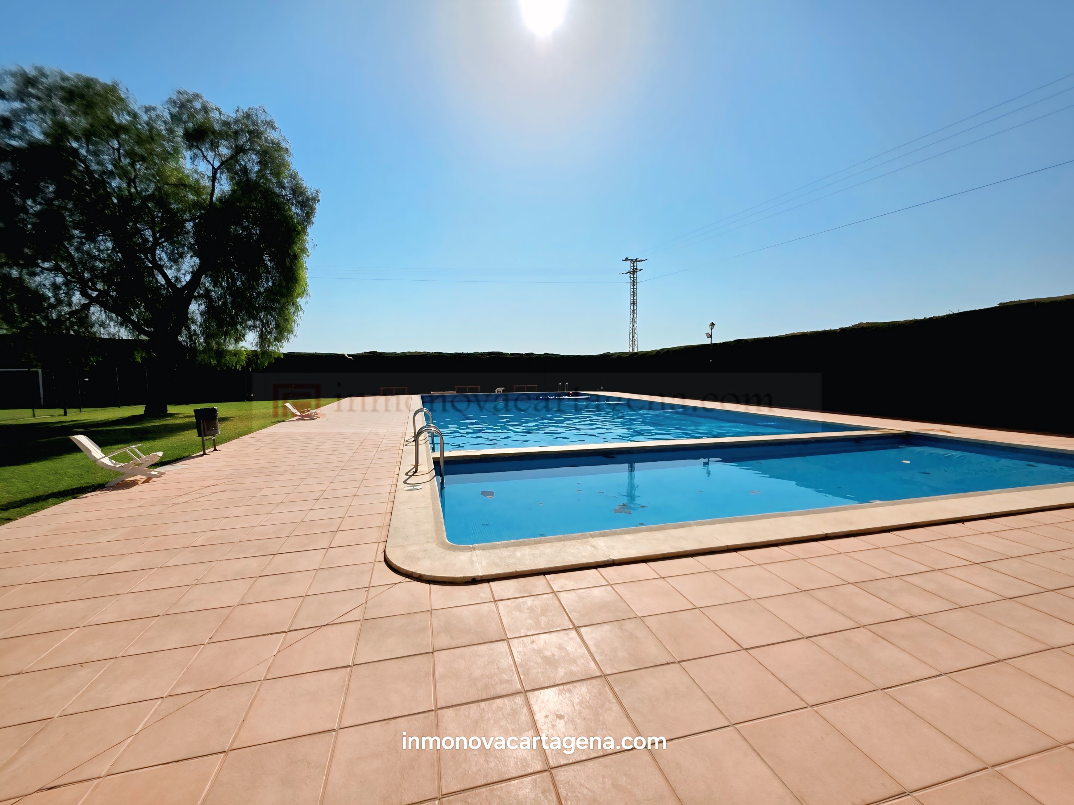 Venta de Chalet en Las Lomas de Pozo Estrecho – Urbanización Privada con Piscina y Zonas Deportivas