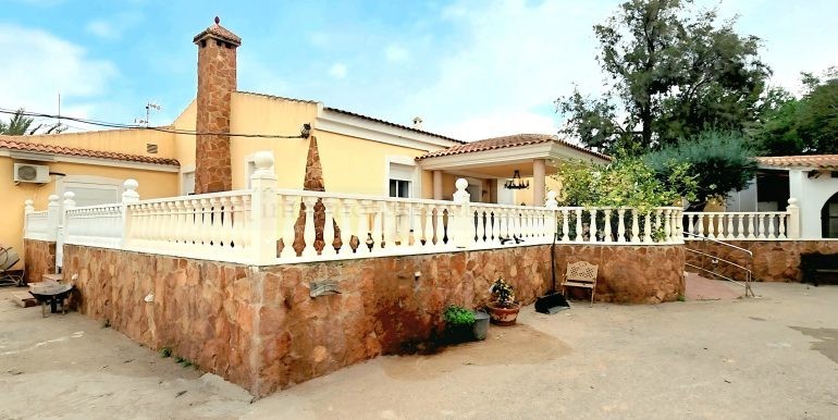 Casa de Campo en Venta en Molino Derribao (Cartagena) con 6.000 m² de Parcela, Piscina, Casa de Invitados y Placas Solares